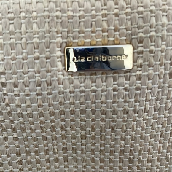 Liz Claiborne Cross Body Purse - Picture 2 of 14